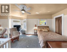 325 Wellington STREET West - 27