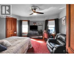 325 Wellington STREET West - 28