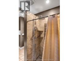 325 Wellington STREET West - 31