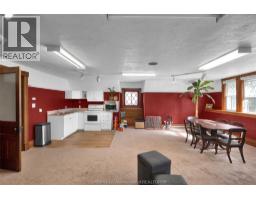 325 Wellington STREET West - 40