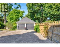 325 Wellington STREET West - 49