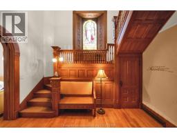 325 Wellington STREET West - 8