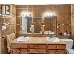 17 Nichols DRIVE - 19