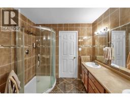 17 Nichols DRIVE - 20