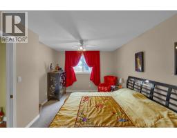 17 Nichols DRIVE - 22