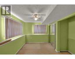 17 Nichols DRIVE - 35