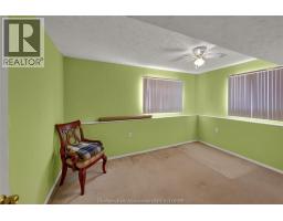 17 Nichols DRIVE - 36