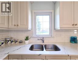 465 Victoria AVENUE - 20