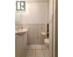 465 Victoria AVENUE - 44