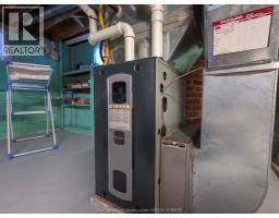 465 Victoria AVENUE - 49