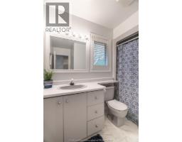 32 CHRISTINA PLACE - 12