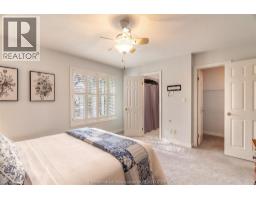 32 CHRISTINA PLACE - 19