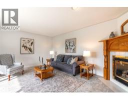 32 CHRISTINA PLACE - 4