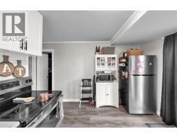 14 McNaughton AVENUE - 17