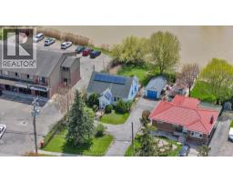 204 Margaret AVENUE - 2