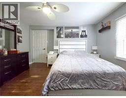 12 Houston STREET - 27