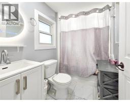 12 Houston STREET - 35
