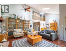 30 CRAMAR CRESCENT - 4