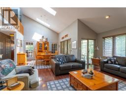30 CRAMAR CRESCENT - 6