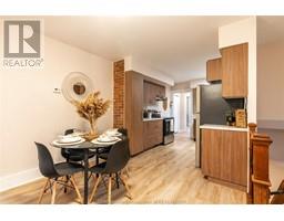 623 Elgin STREET - 13