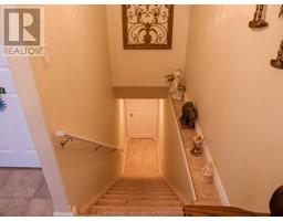 16 OAKGROVE LANE - 17