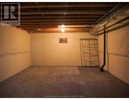 16 OAKGROVE LANE - 32