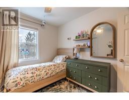 109 London DRIVE - 25