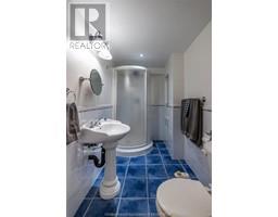 109 London DRIVE - 38