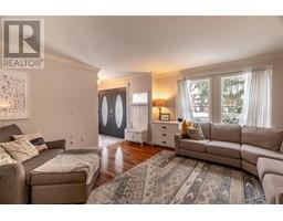 109 London DRIVE - 8