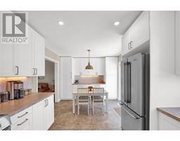 16 Argyle CRESCENT - 10