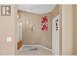 154 SEMENYN AVENUE UnitNo. 24 - 8