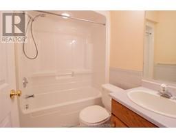 3 Crocus COURT - 17