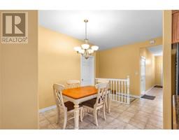 13 Hamlet COURT - 36