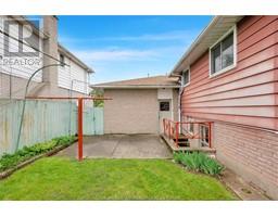 109 Woods STREET - 29