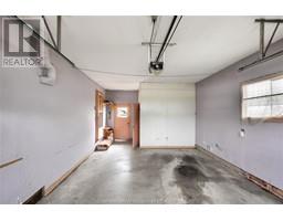 109 Woods STREET - 35