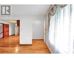 109 Woods STREET - 7