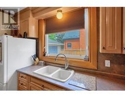 126 King STREET South - 12
