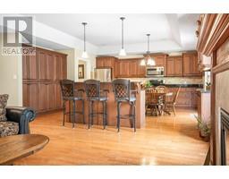 24 VALENCIA DRIVE - 24