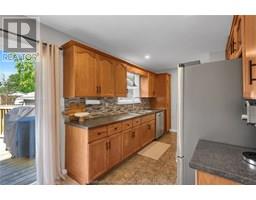 38 Burton AVENUE - 12