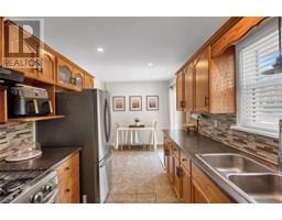 38 Burton AVENUE - 14