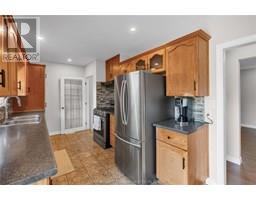 38 Burton AVENUE - 16
