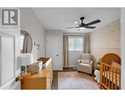 38 Burton AVENUE - 19
