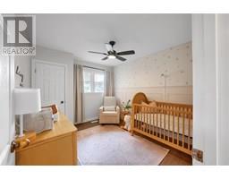 38 Burton AVENUE - 20