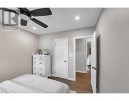 38 Burton AVENUE - 26