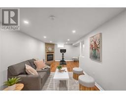 38 Burton AVENUE - 27