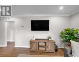 38 Burton AVENUE - 8