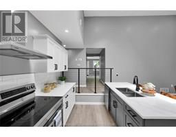 30 MCNAUGHTON AVENUE East - 14