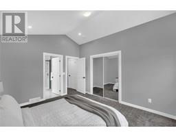 30 MCNAUGHTON AVENUE East - 29