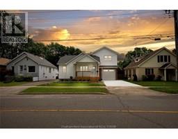 30 MCNAUGHTON AVENUE East - 3