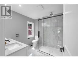 30 MCNAUGHTON AVENUE East - 31